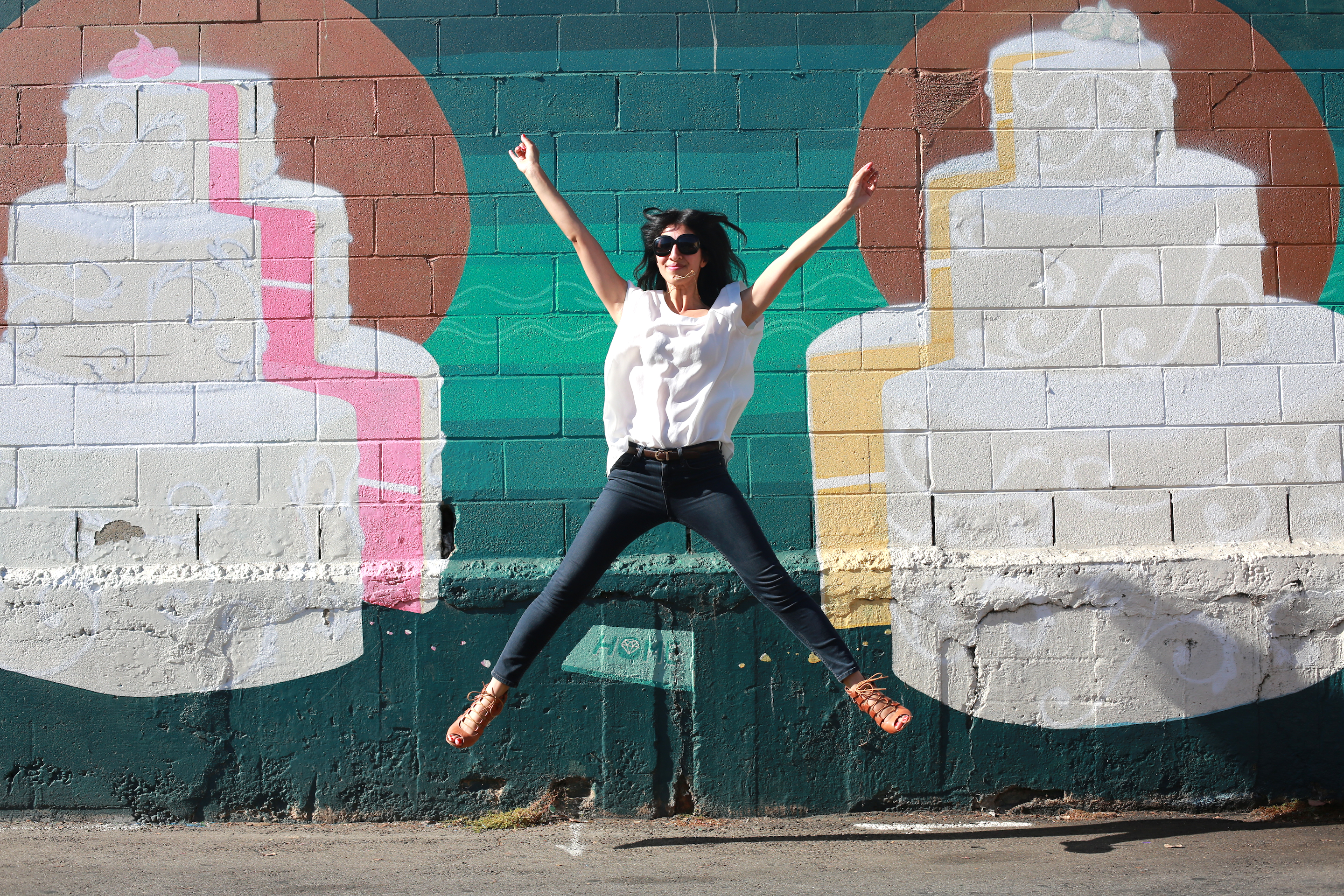 YAY! Thanks for joining me on my colorful journey through West Hollywood! Next trip: Walls of Silver Lake!