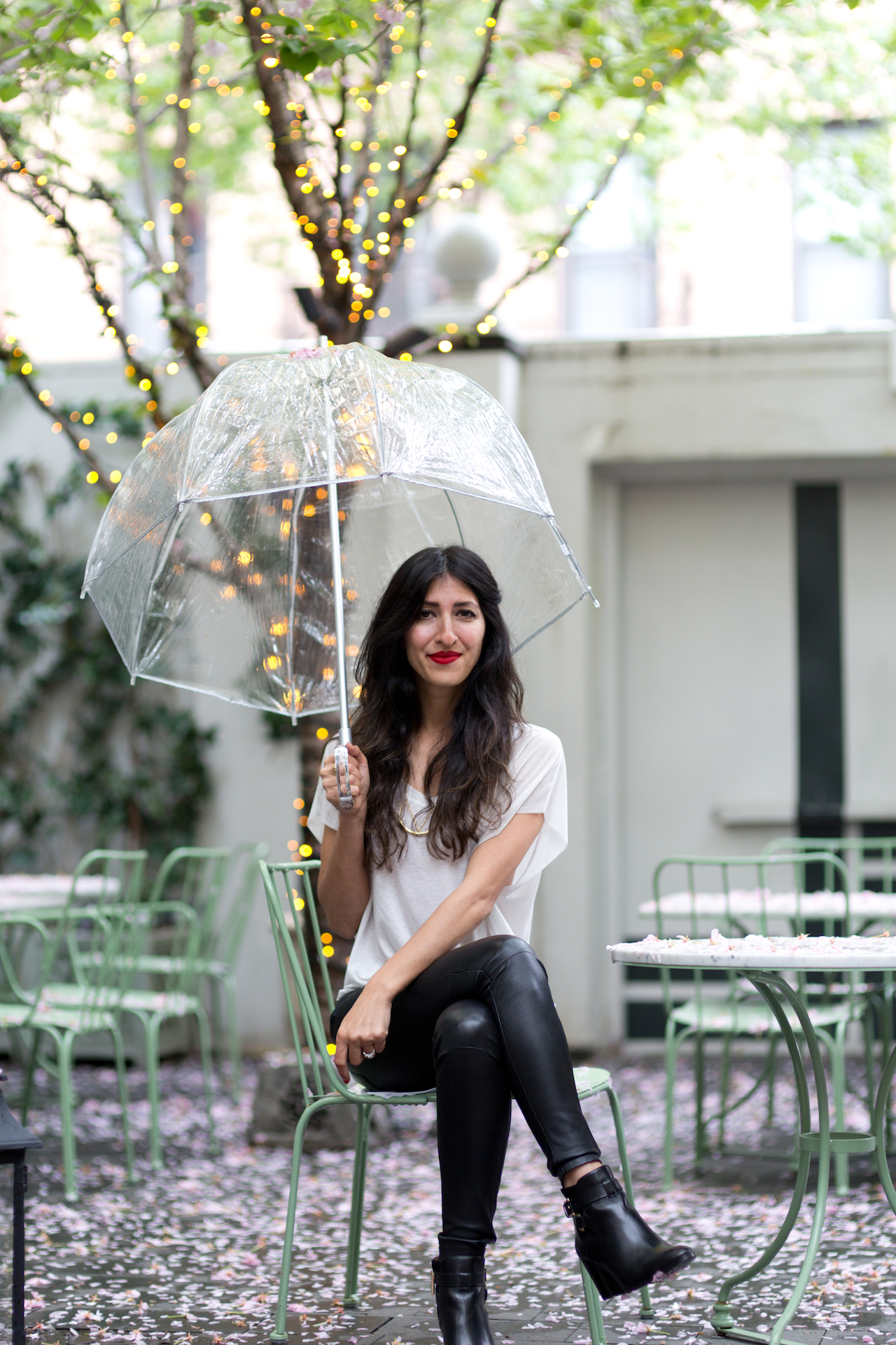 Boyfriend jackets can also add a touch of that Parisian je ne sais quoi to a basic black and white outfit...