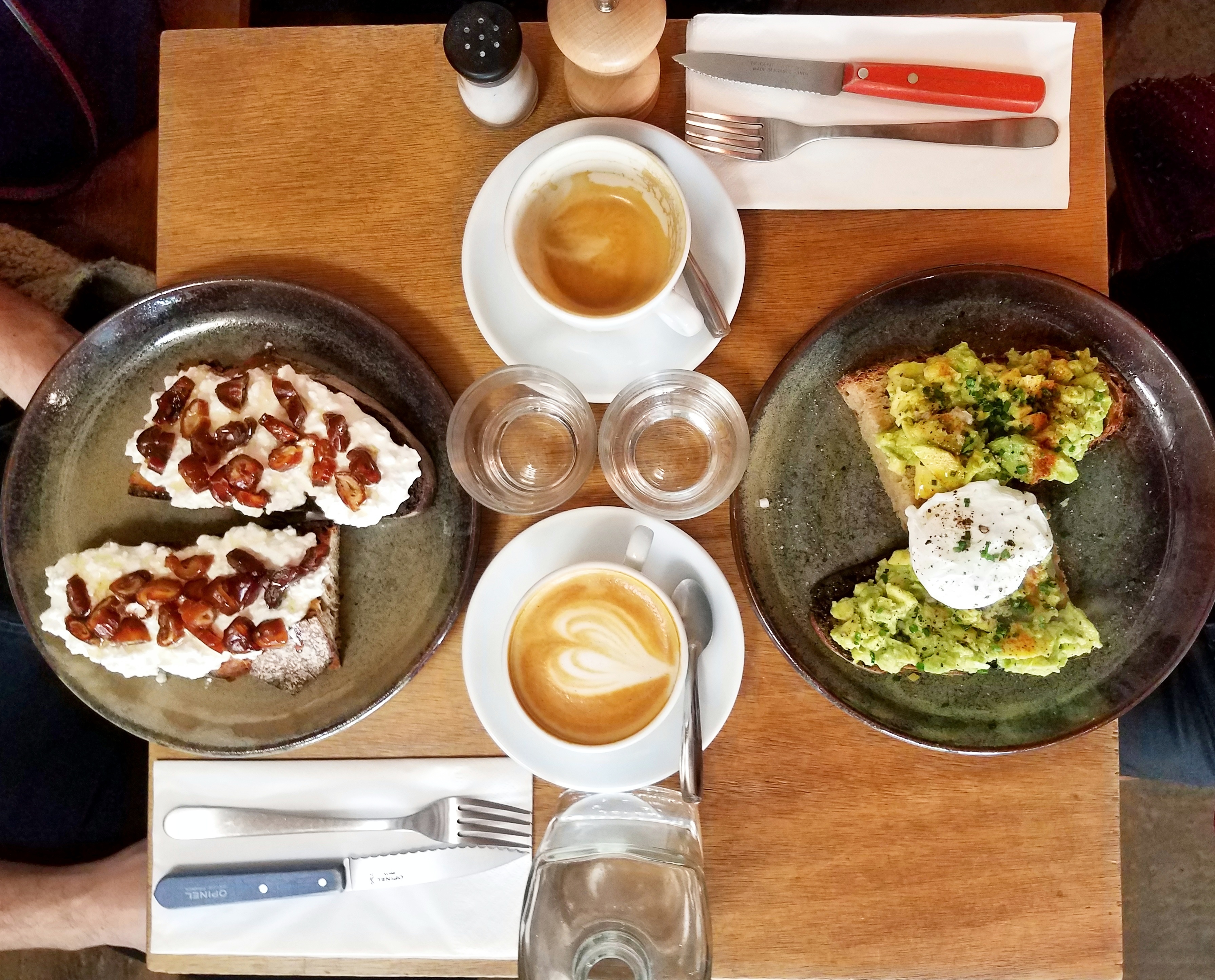 fragments-coffee-avocado-toast-brekkie